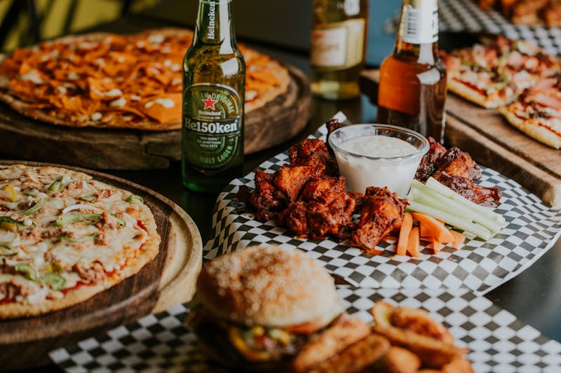 Starter catering package with pizza and appetizers